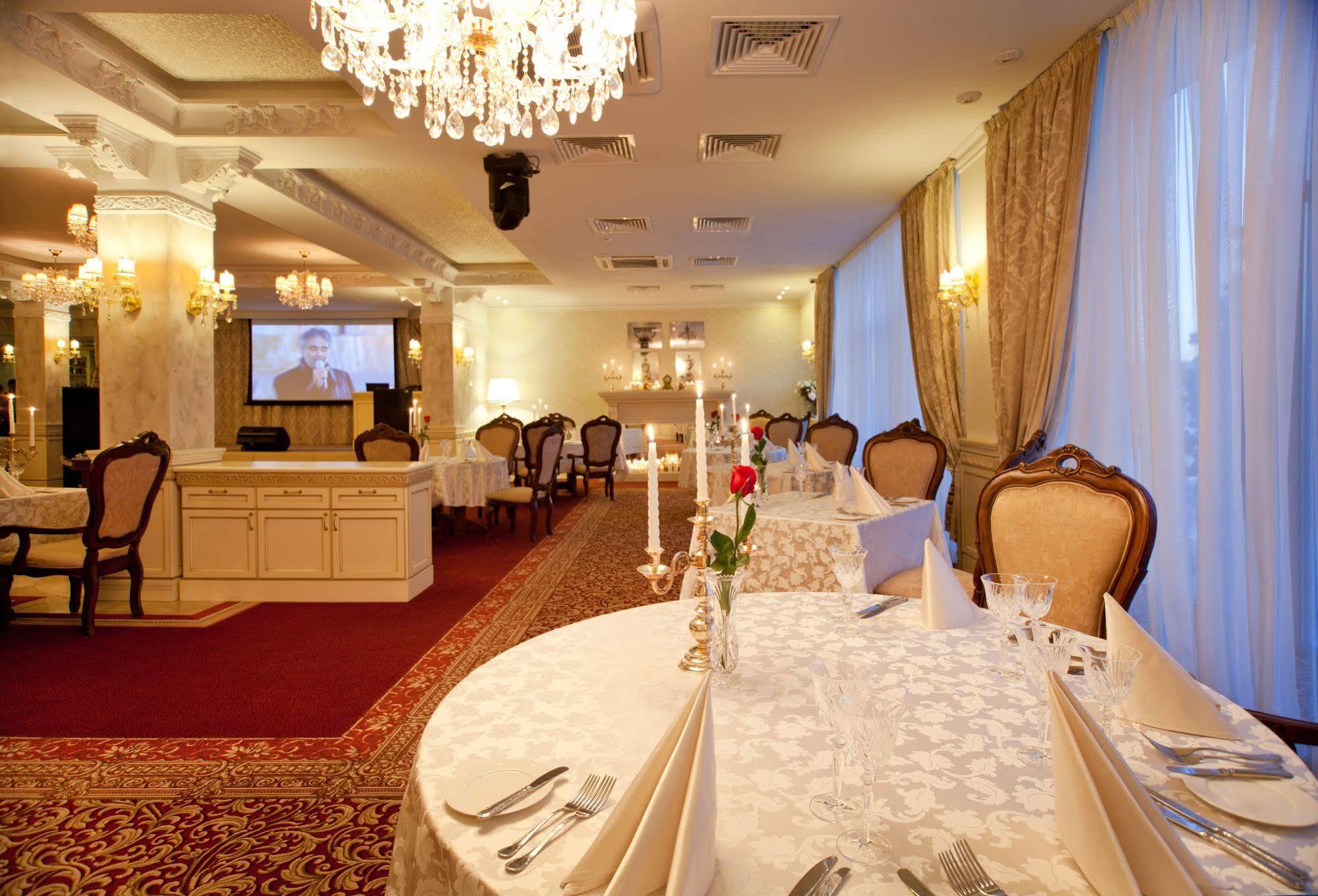 Congress Hotel Malakhit Čeljabinsk Esterno foto